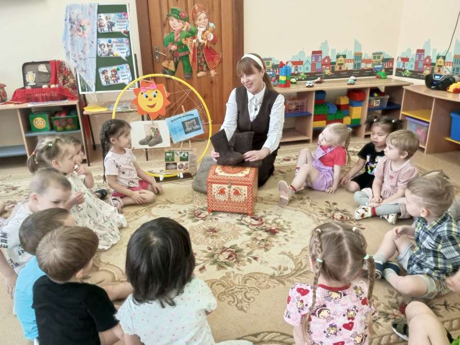 Пимы, катанки, чесанки... А для нас — любимые валенки!
